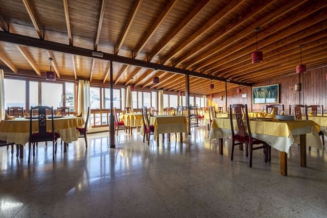 8 soveværelse Finca/Landehus til salg i La Santa, Tinajo - € 740.000 (Ref: 7861449)