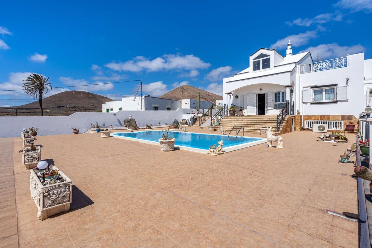 3 sypialnia Willa na sprzedaż w Tias z basenem garażem - 840 000 € (Ref: 8151783)