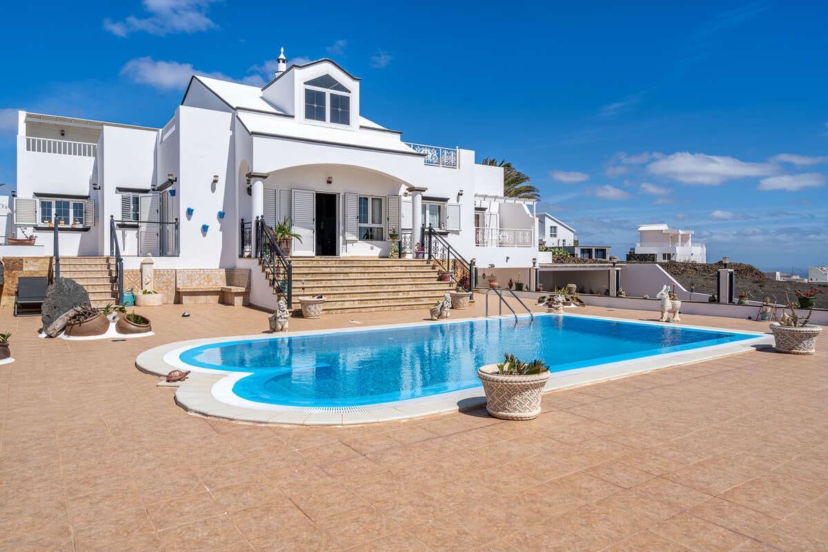 3 sypialnia Willa na sprzedaż w Tias z basenem garażem - 840 000 € (Ref: 8151783)