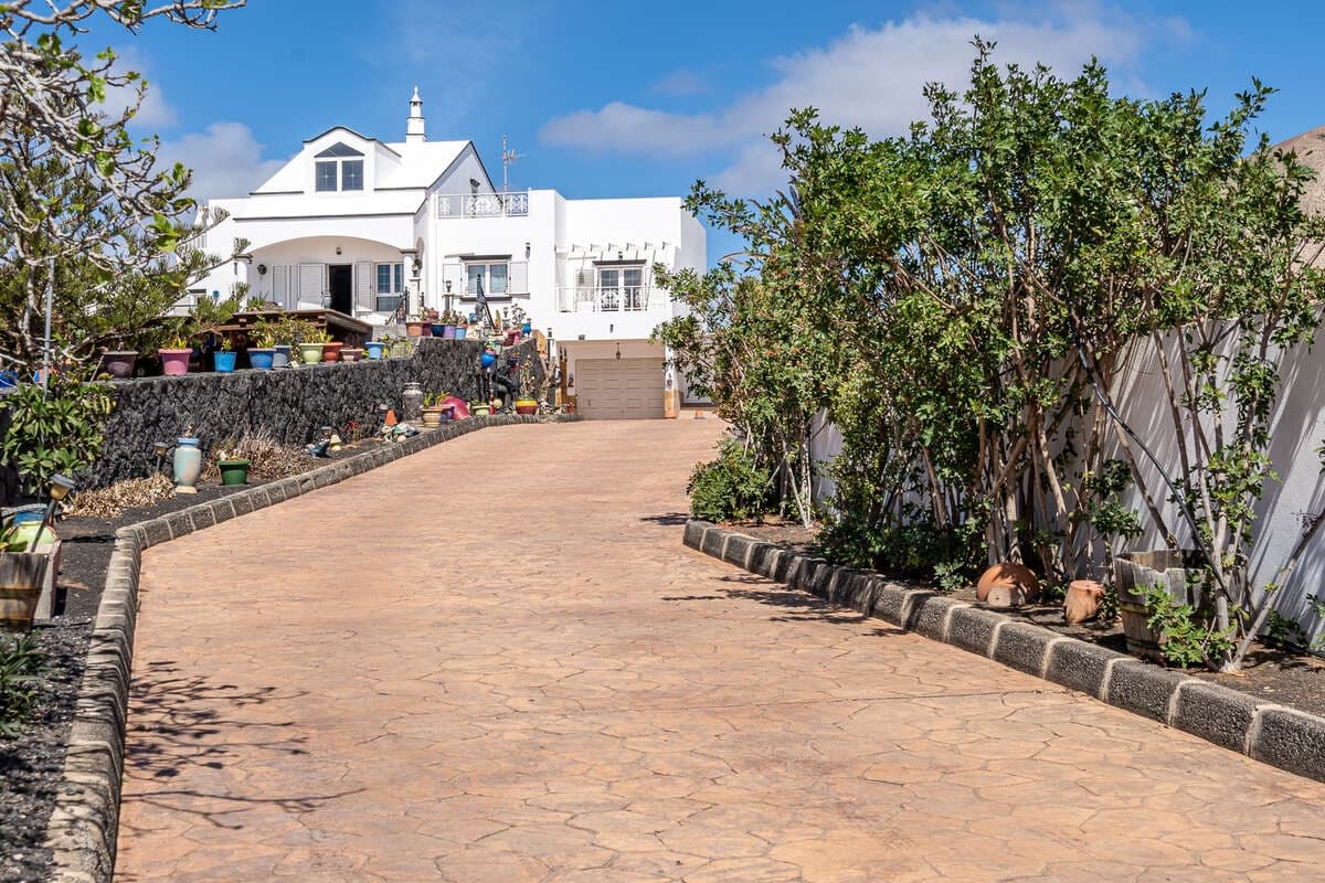 3 sypialnia Willa na sprzedaż w Tias z basenem garażem - 840 000 € (Ref: 8151783)