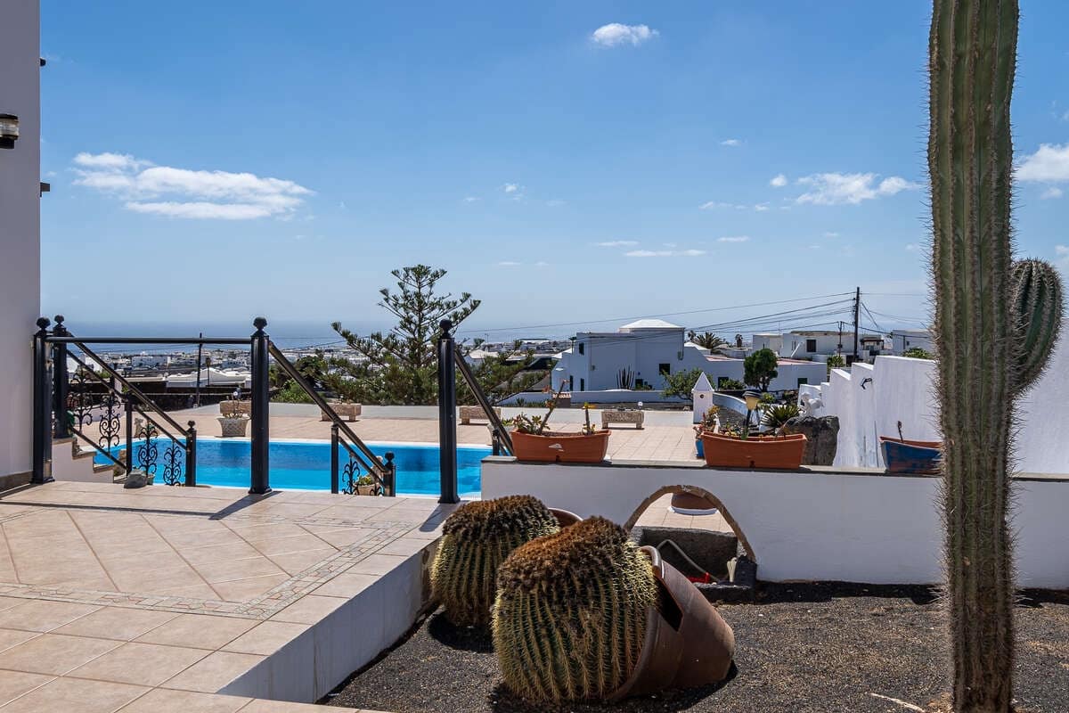 3 sypialnia Willa na sprzedaż w Tias z basenem garażem - 840 000 € (Ref: 8151783)