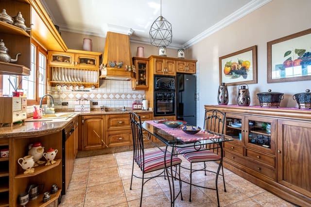 3 sypialnia Willa na sprzedaż w Tías z basenem garażem - 840 000 € (Ref: 8151783)