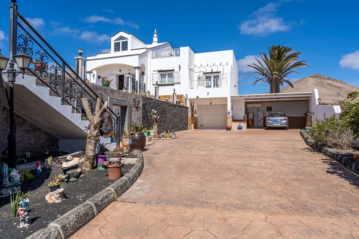 3 sypialnia Willa na sprzedaż w Tias z basenem garażem - 840 000 € (Ref: 8151783)