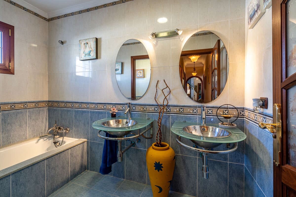 3 sypialnia Willa na sprzedaż w Tias z basenem garażem - 840 000 € (Ref: 8151783)