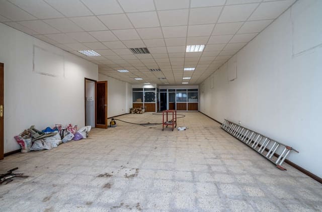Local Comercial en Arrecife en venta - 330.000 € (Ref: 8494747)