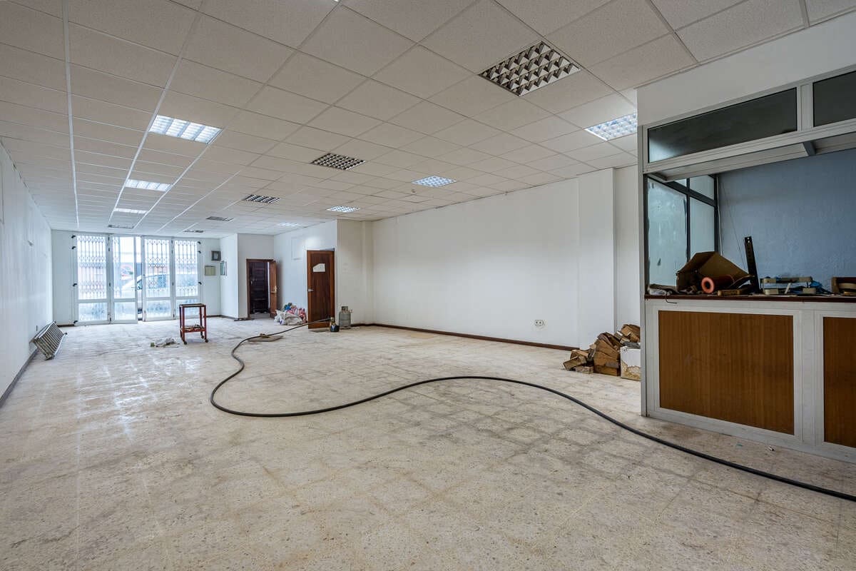 Commercial for sale in Arrecife - € 310,000 (Ref: 8494747)