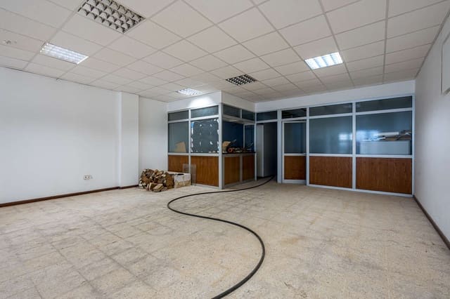 Local Comercial en Arrecife en venta - 330.000 € (Ref: 8494747)
