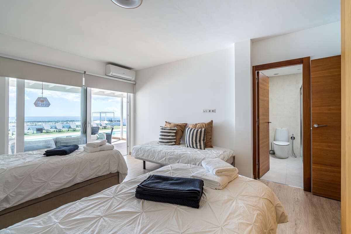 5 soveværelse Villa til salg i Montana Roja med swimmingpool garage - € 990.000 (Ref: 8616024)