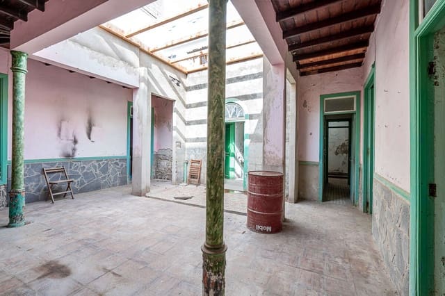 6 slaapkamer Finca/Landhuis te koop in Arrecife - € 355.000 (Ref: 8704367)