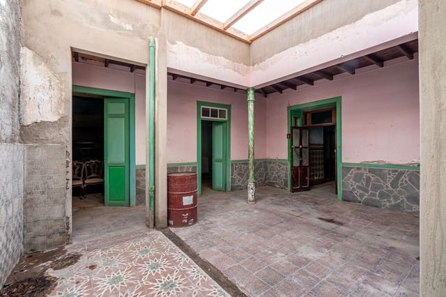 6 slaapkamer Finca/Landhuis te koop in Arrecife - € 355.000 (Ref: 8704367)