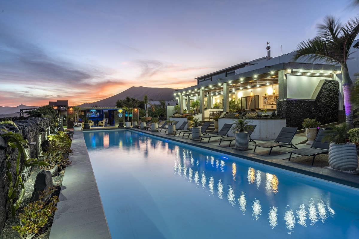 12 soveværelse Villa til salg i Macher med swimmingpool - € 2.500.000 (Ref: 8759469)