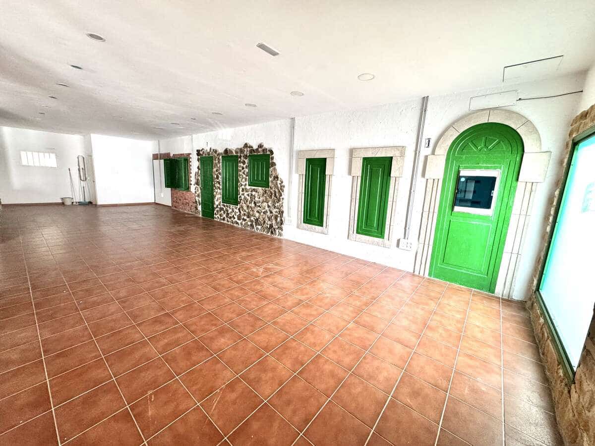 Erhverv til salg i Costa Teguise - € 180.000 (Ref: 8812021)
