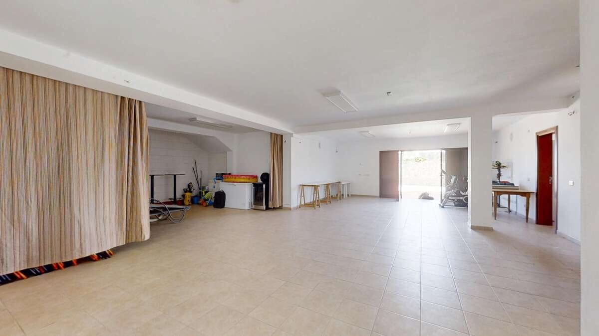 4 soveværelse Villa til salg i Las Brenas med swimmingpool garage - € 1.472.500 (Ref: 8836100)