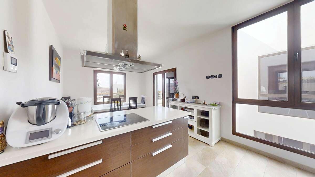 4 soveværelse Villa til salg i Las Brenas med swimmingpool garage - € 1.472.500 (Ref: 8836100)