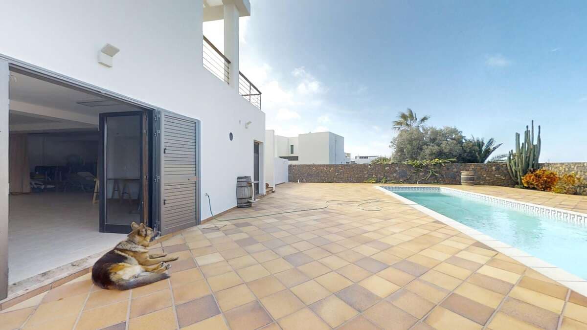 4 soveværelse Villa til salg i Las Brenas med swimmingpool garage - € 1.472.500 (Ref: 8836100)