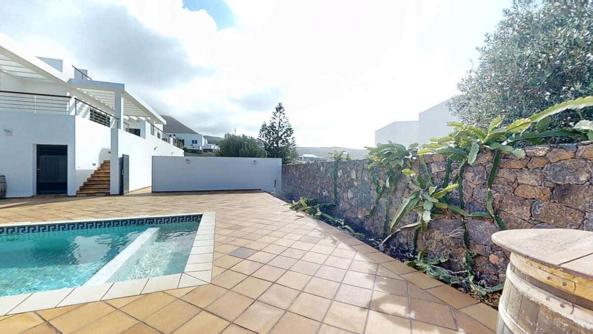 4 soveværelse Villa til salg i Las Brenas med swimmingpool garage - € 1.472.500 (Ref: 8836100)