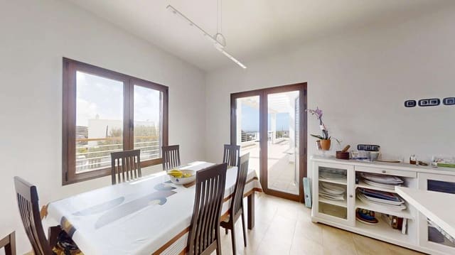4 sypialnia Willa na sprzedaż w Las Brenas, Yaiza z basenem garażem - 1 472 500 € (Ref: 8836100)