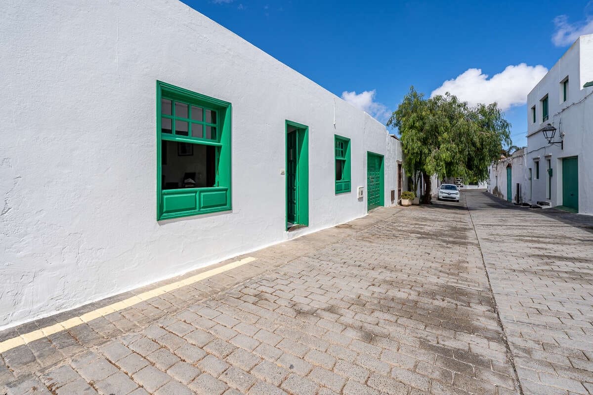 6 soveværelse Finca/Landehus til salg i Teguise med garage - € 305.000 (Ref: 8860246)