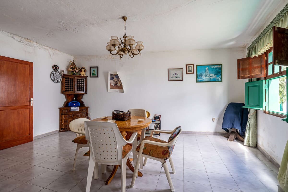 6 soveværelse Finca/Landehus til salg i Teguise med garage - € 305.000 (Ref: 8860246)