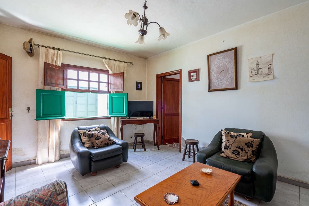 6 soveværelse Finca/Landehus til salg i Teguise med garage - € 305.000 (Ref: 8860246)