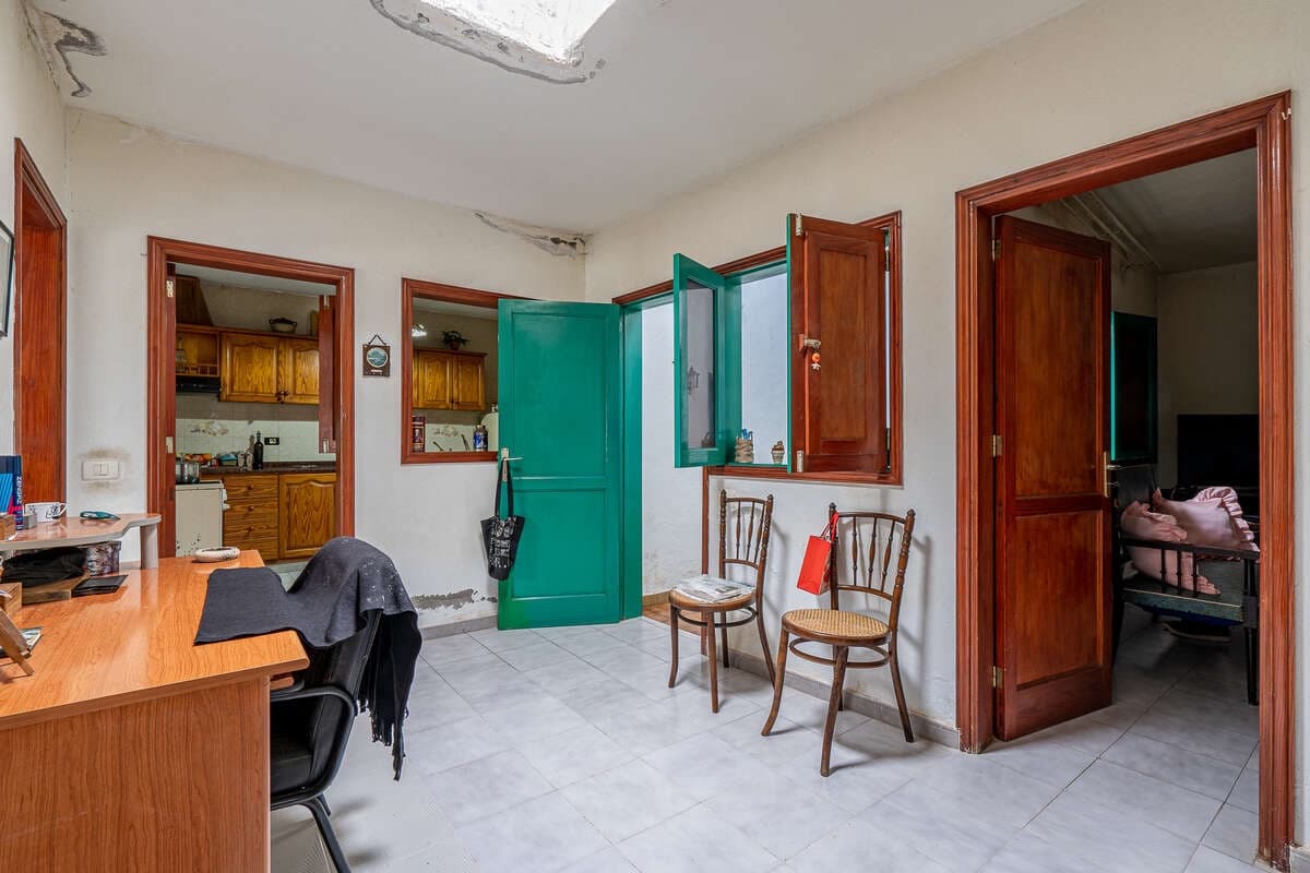 6 soveværelse Finca/Landehus til salg i Teguise med garage - € 305.000 (Ref: 8860246)