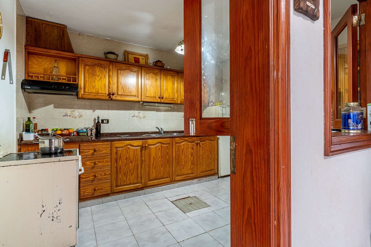 6 soveværelse Finca/Landehus til salg i Teguise med garage - € 305.000 (Ref: 8860246)