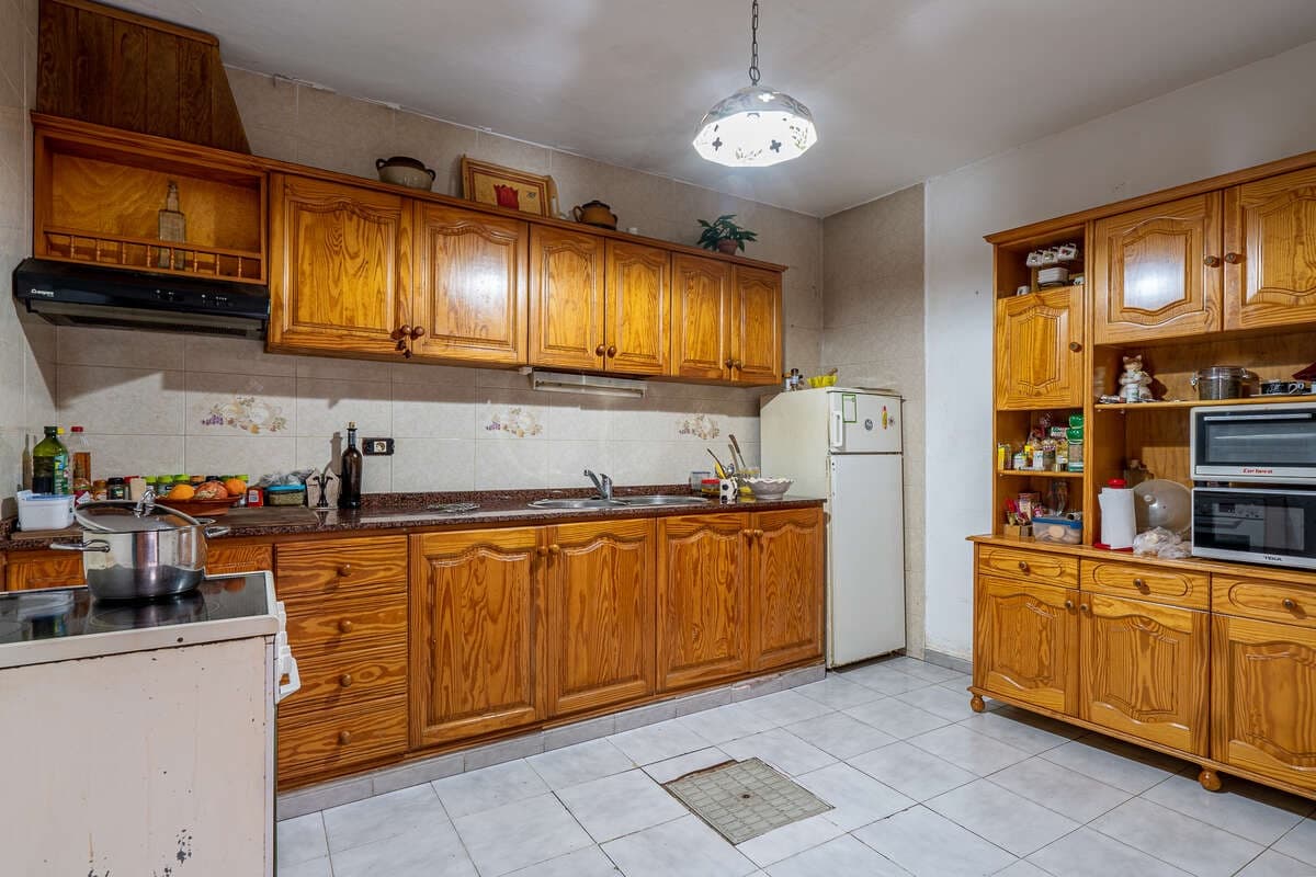 6 soveværelse Finca/Landehus til salg i Teguise med garage - € 305.000 (Ref: 8860246)