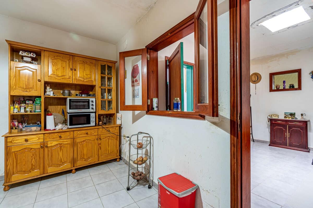 6 soveværelse Finca/Landehus til salg i Teguise med garage - € 305.000 (Ref: 8860246)