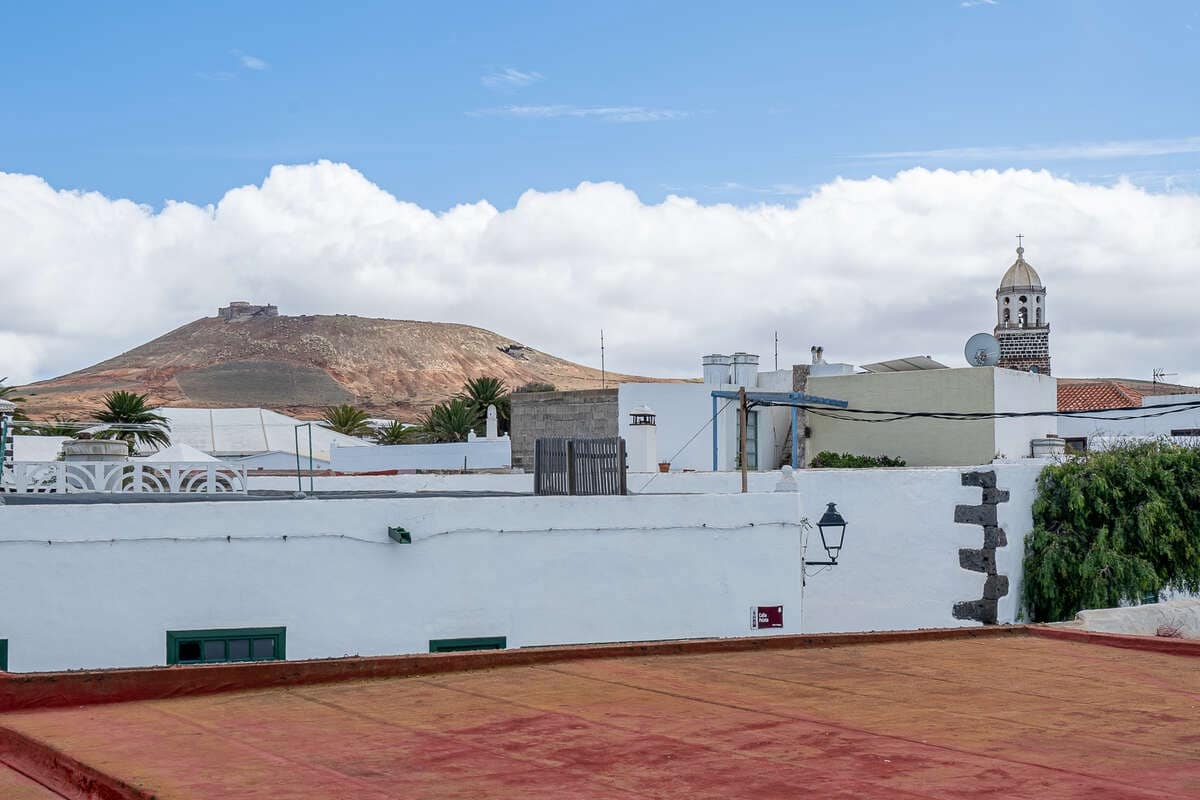 6 soveværelse Finca/Landehus til salg i Teguise med garage - € 305.000 (Ref: 8860246)