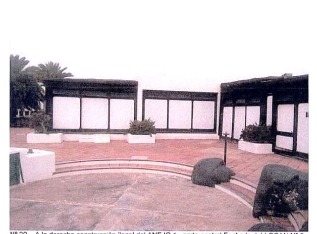 Kaupallinen vuokrattavana paikassa Costa Teguise, Teguise - 4 000 € (Ref: 9002650)