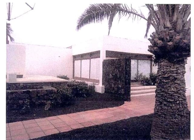 Commercieel te huur in Costa Teguise, Teguise - € 4.000 (Ref: 9002650)