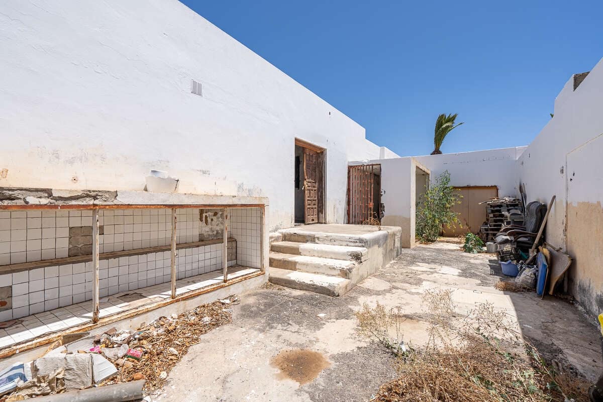 Komercyjne do wynajęcia w Costa Teguise - 4 000 € (Ref: 9002650)