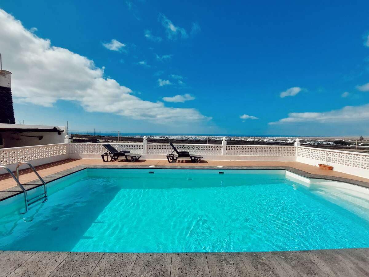 5 quarto Moradia para venda em Tahiche com piscina garagem - 575 000 € (Ref: 9057218)