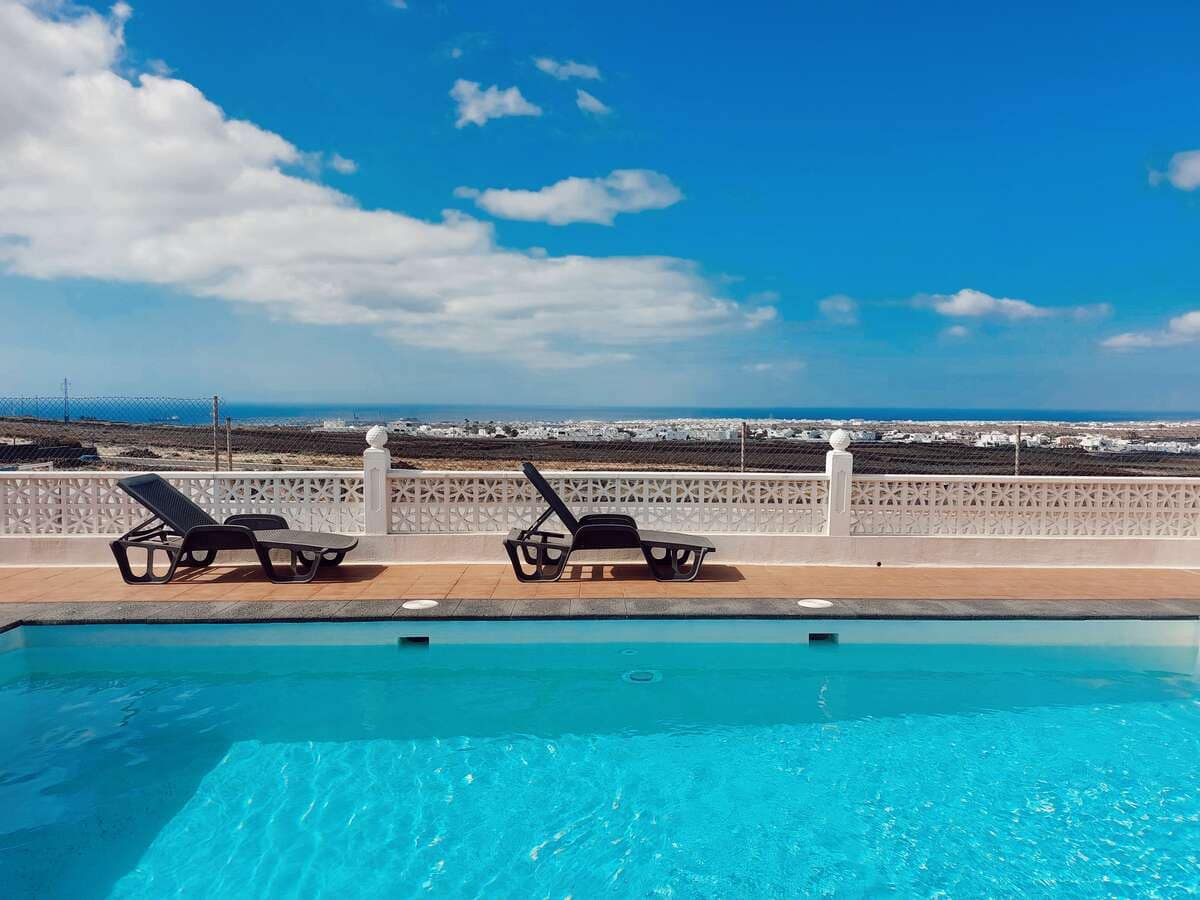 5 quarto Moradia para venda em Tahiche com piscina garagem - 575 000 € (Ref: 9057218)