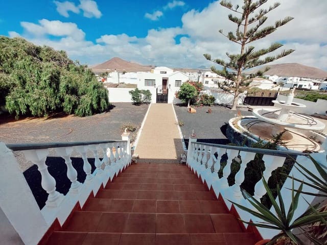 5 soverom Villa til salgs i Tahiche, Teguise med svømmebasseng garasje - € 575 000 (Ref: 9057218)