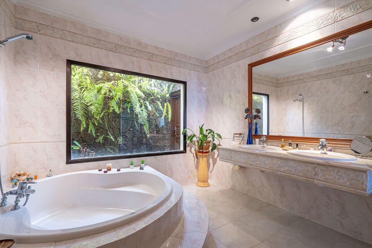 5 quarto Moradia para venda em Tahiche com piscina garagem - 575 000 € (Ref: 9057218)