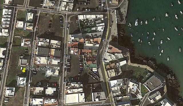 Tontti myytävänä paikassa Orzola, Haría - 90 000 € (Ref: 9142578)