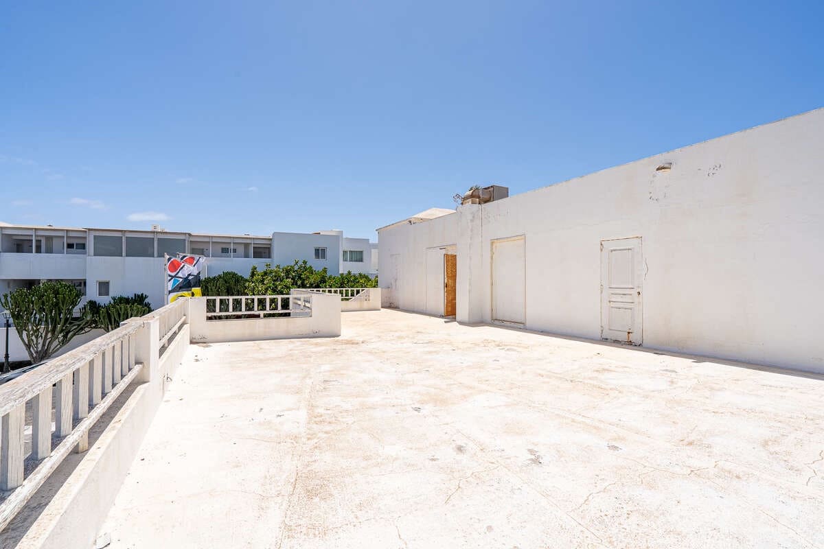 Comercial para venda em Costa Teguise - 275 000 € (Ref: 9187966)