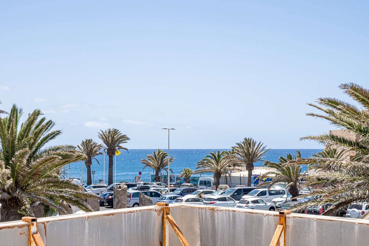 Kaupallinen myytävänä paikassa Costa Teguise - 275 000 € (Ref: 9187966)