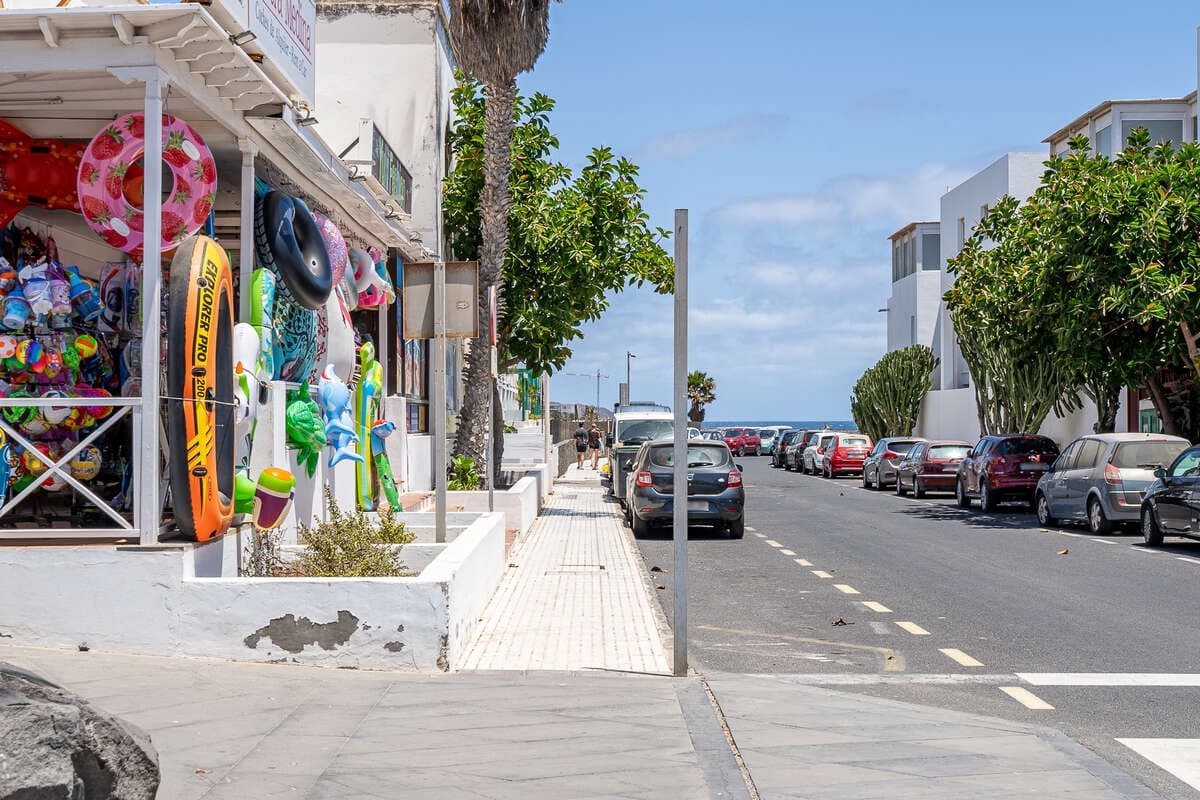 Kaupallinen myytävänä paikassa Costa Teguise - 275 000 € (Ref: 9187966)