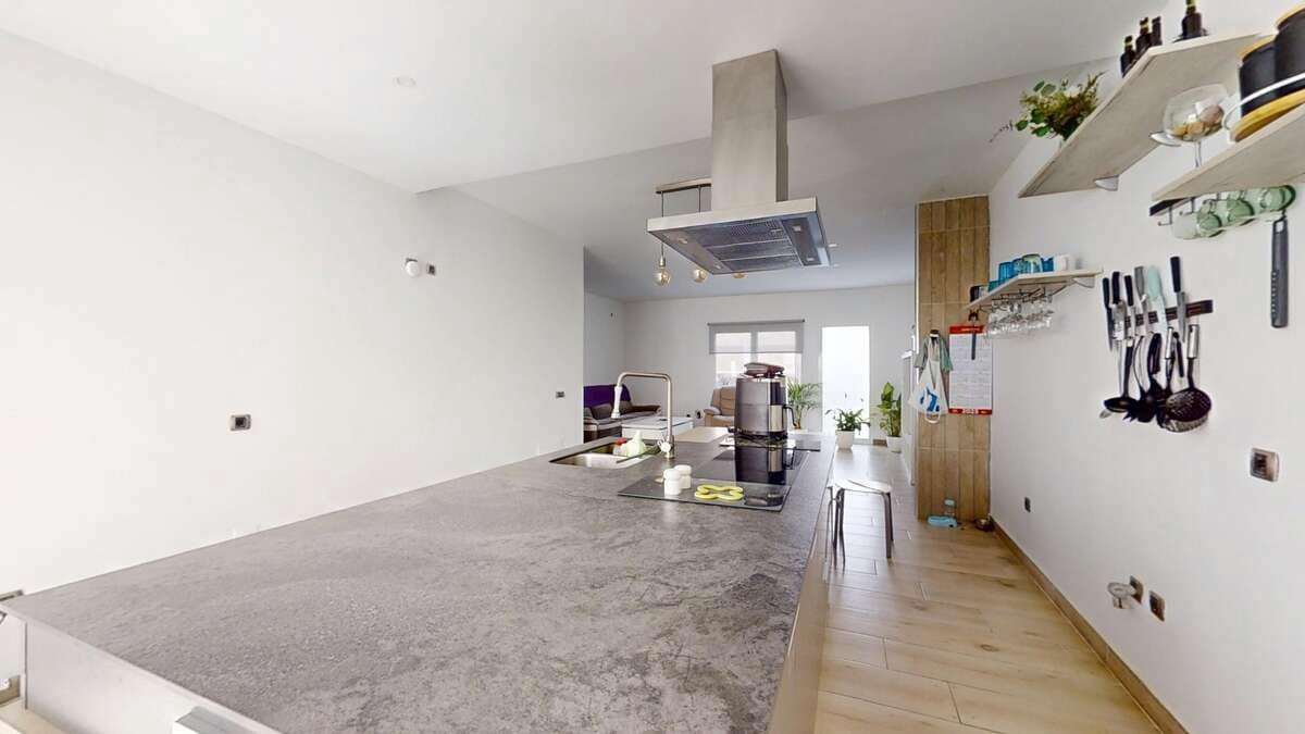 4 quarto Moradia Geminada para venda em San Bartolome com piscina garagem - 415 000 € (Ref: 9192010)