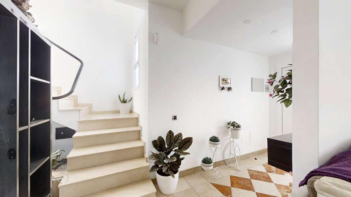 4 quarto Moradia Geminada para venda em San Bartolome com piscina garagem - 415 000 € (Ref: 9192010)