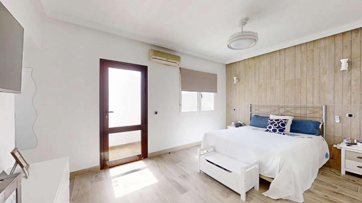 4 quarto Moradia Geminada para venda em San Bartolome com piscina garagem - 415 000 € (Ref: 9192010)