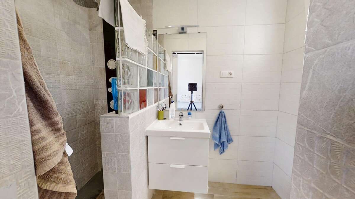 4 quarto Moradia Geminada para venda em San Bartolome com piscina garagem - 415 000 € (Ref: 9192010)