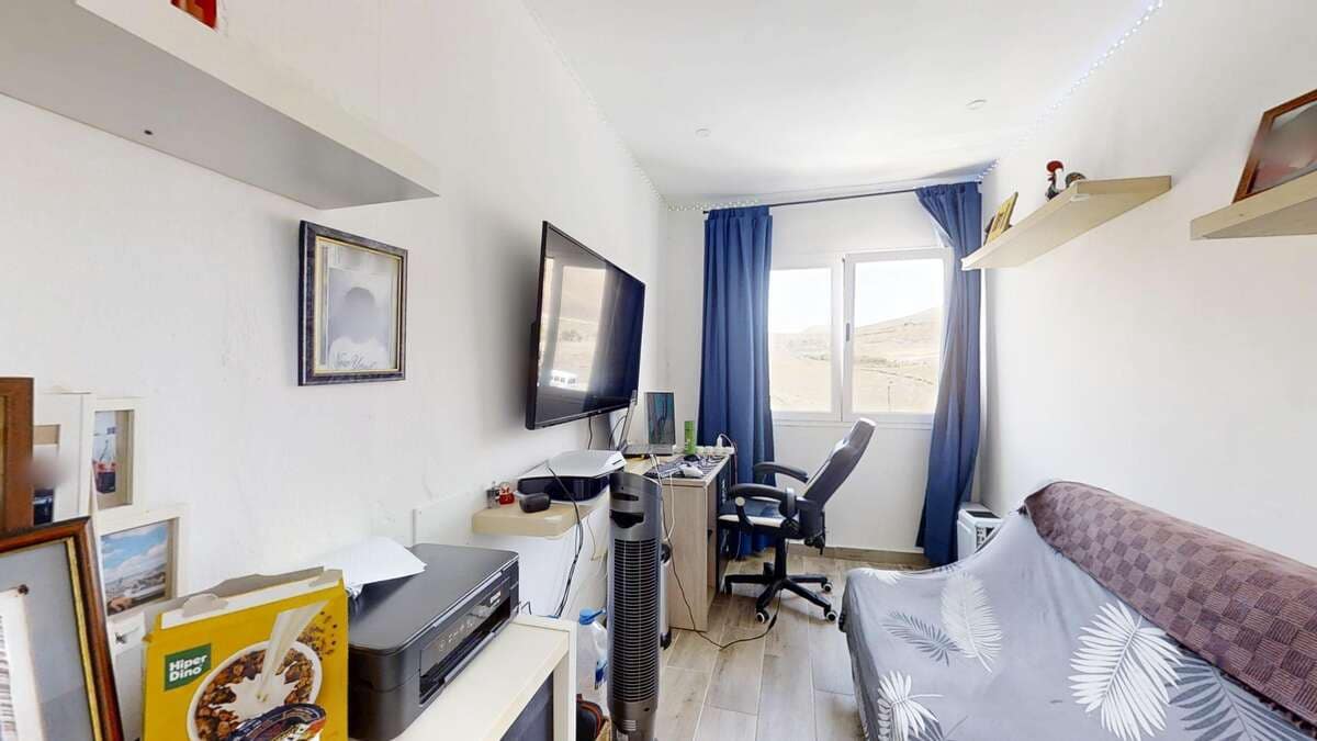 4 quarto Moradia Geminada para venda em San Bartolome com piscina garagem - 415 000 € (Ref: 9192010)