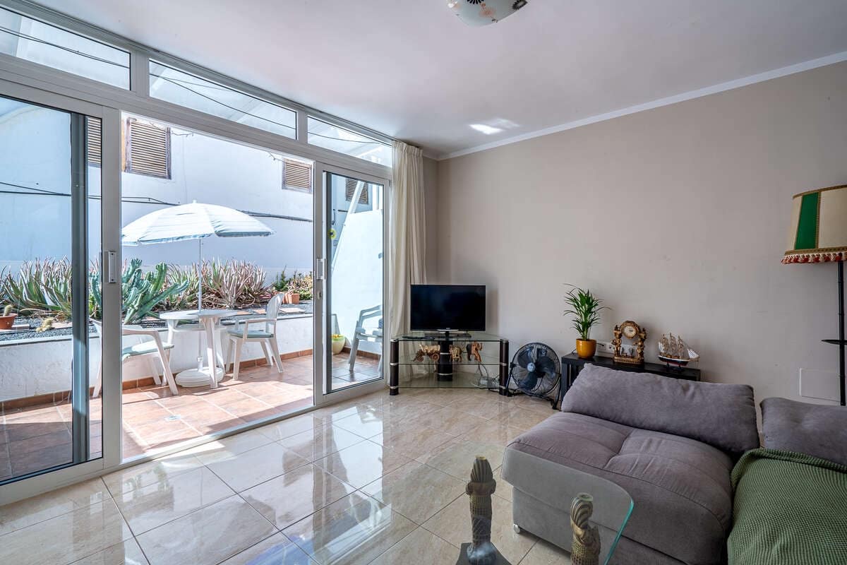 1 soveværelse Lejlighed til salg i Puerto del Carmen med swimmingpool - € 220.000 (Ref: 9206173)