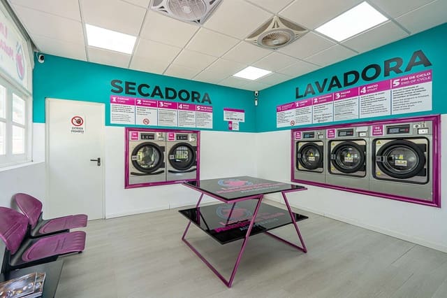 Commercial for sale in Puerto del Carmen, Tías - € 85,000 (Ref: 9209356)