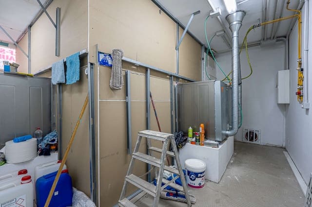 Commercial for sale in Puerto del Carmen, Tías - € 85,000 (Ref: 9209356)