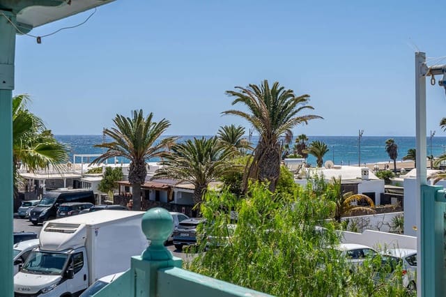 Commercial for sale in Puerto del Carmen, Tías - € 85,000 (Ref: 9209356)