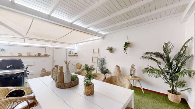 3 quarto Moradia Geminada para venda em Playa Honda, San Bartolomé - 360 000 € (Ref: 9251732)